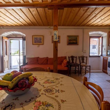 Вилла The Old House - Wood & Stone Evreti Экстерьер фото
