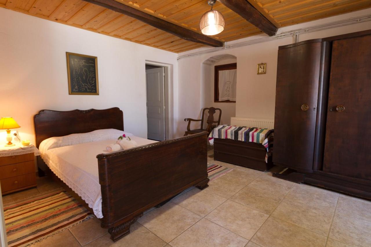 Вилла The Old House - Wood & Stone Evreti Экстерьер фото