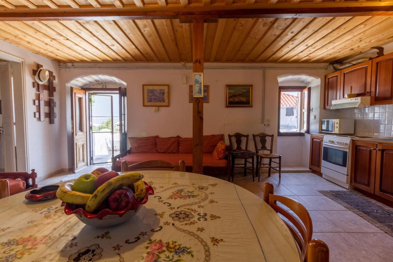 Вилла The Old House - Wood & Stone Evreti Экстерьер фото